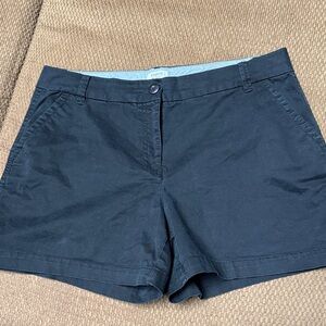 Like new crown and ivy black Caroline shorts. Size 12. 4.75” inseam.